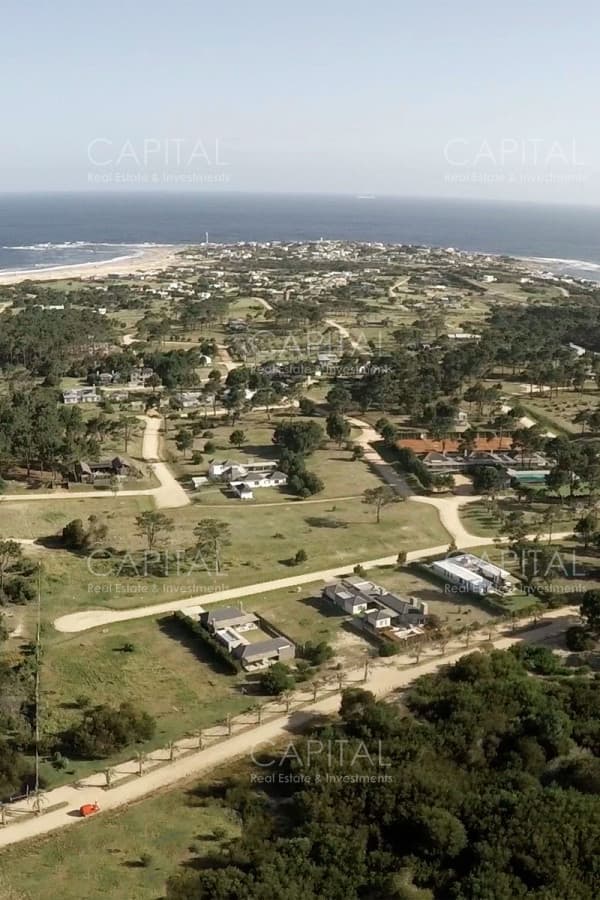 Lote en playa brava