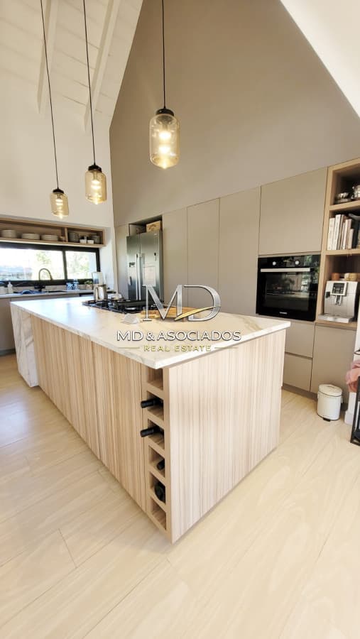 HERMOSA CASA EN ALQUILER EN ZONA SAN RAFAEL. REF 8029