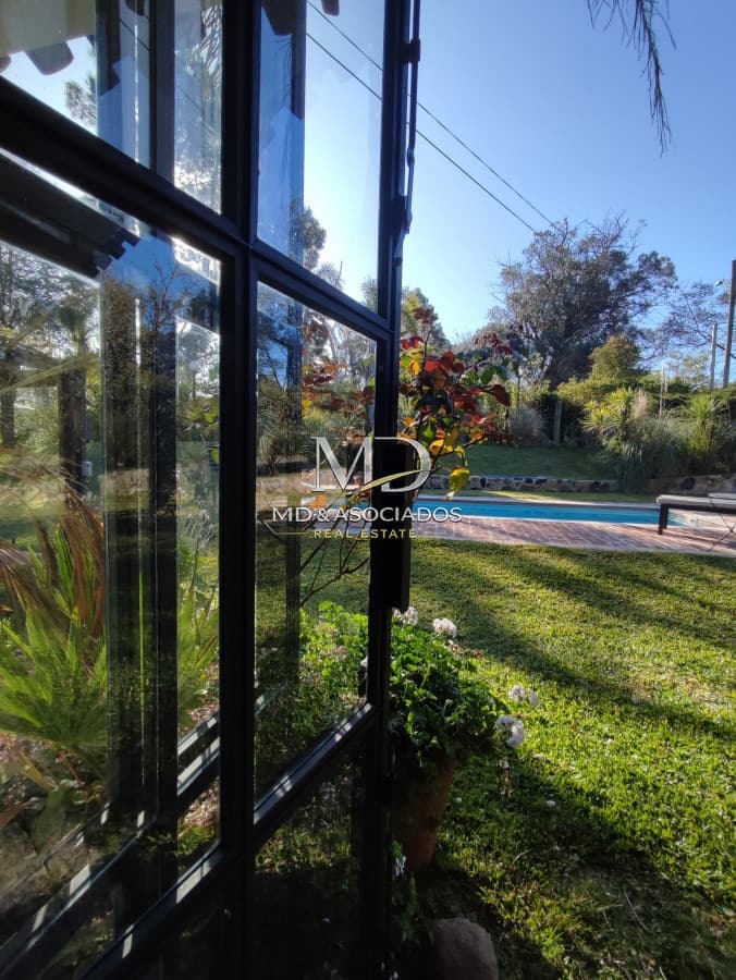 Hermosa casa en excelente ubicación, gran parque con piscina y barbacoa Ref:5972