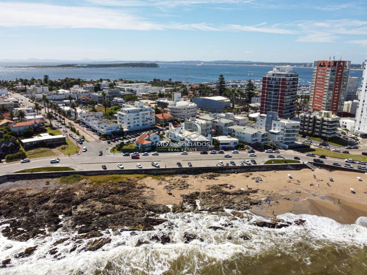 Increíble Casa para 14 Personas con Frente al Mar. Ref(8313)