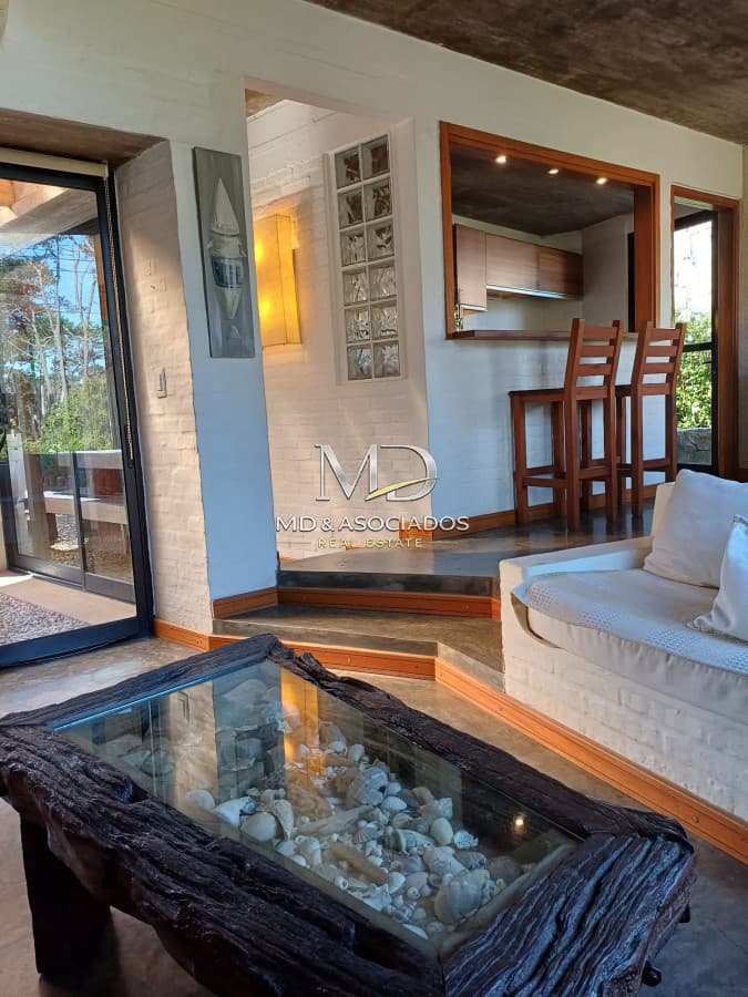 Muy linda casa en Montoya. REF 7975