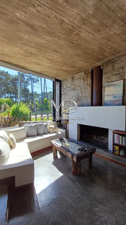 Muy linda casa en Montoya. REF 7975