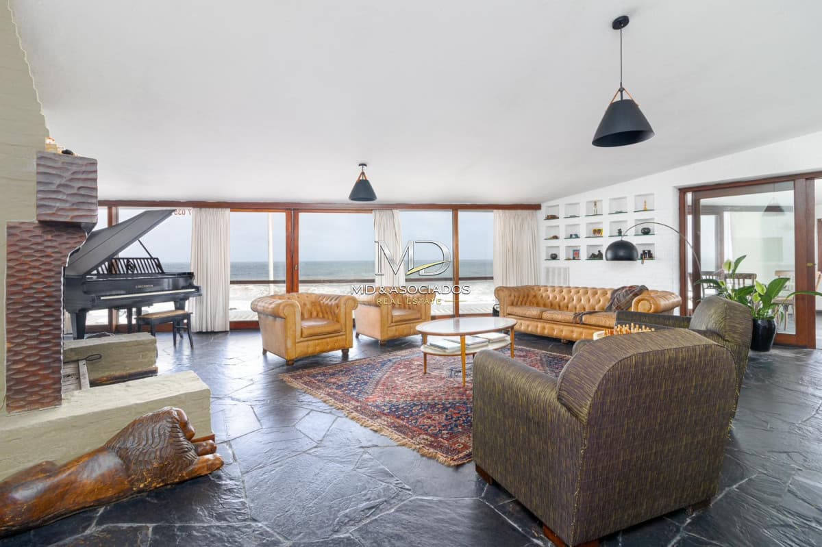 Casa Grande – Frente al Mar en Punta del Este
