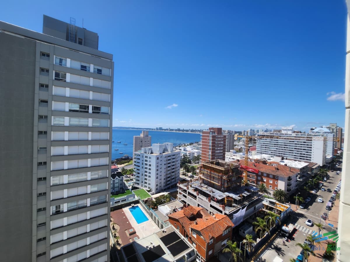 DEPARTAMENTO PENÍNSULA DE PUNTA DEL ESTE, 3 dormitorios