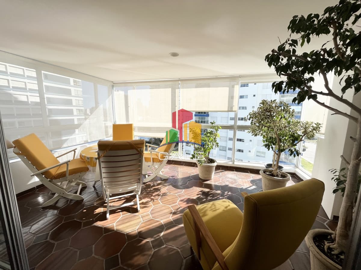 Gale Propiedades & Escribanía Apartamento ID.300 - Espectacular planta en edificio Pez espada