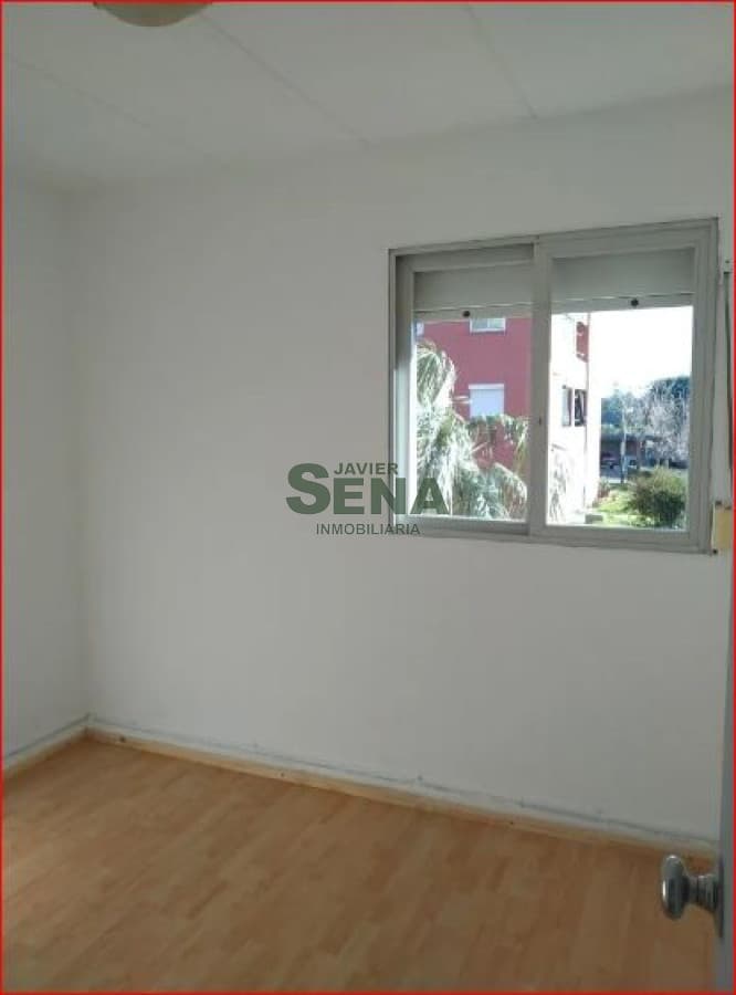 Venta de apart. centro de Maldonado, 4 dormiorios, 1 baño, estacionamiento.