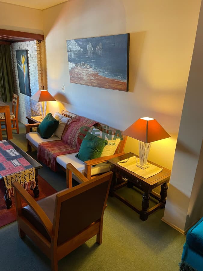Venta de apartamento Brava, 2 dormitorios, baño, balcon, garaje, cerca del mar.