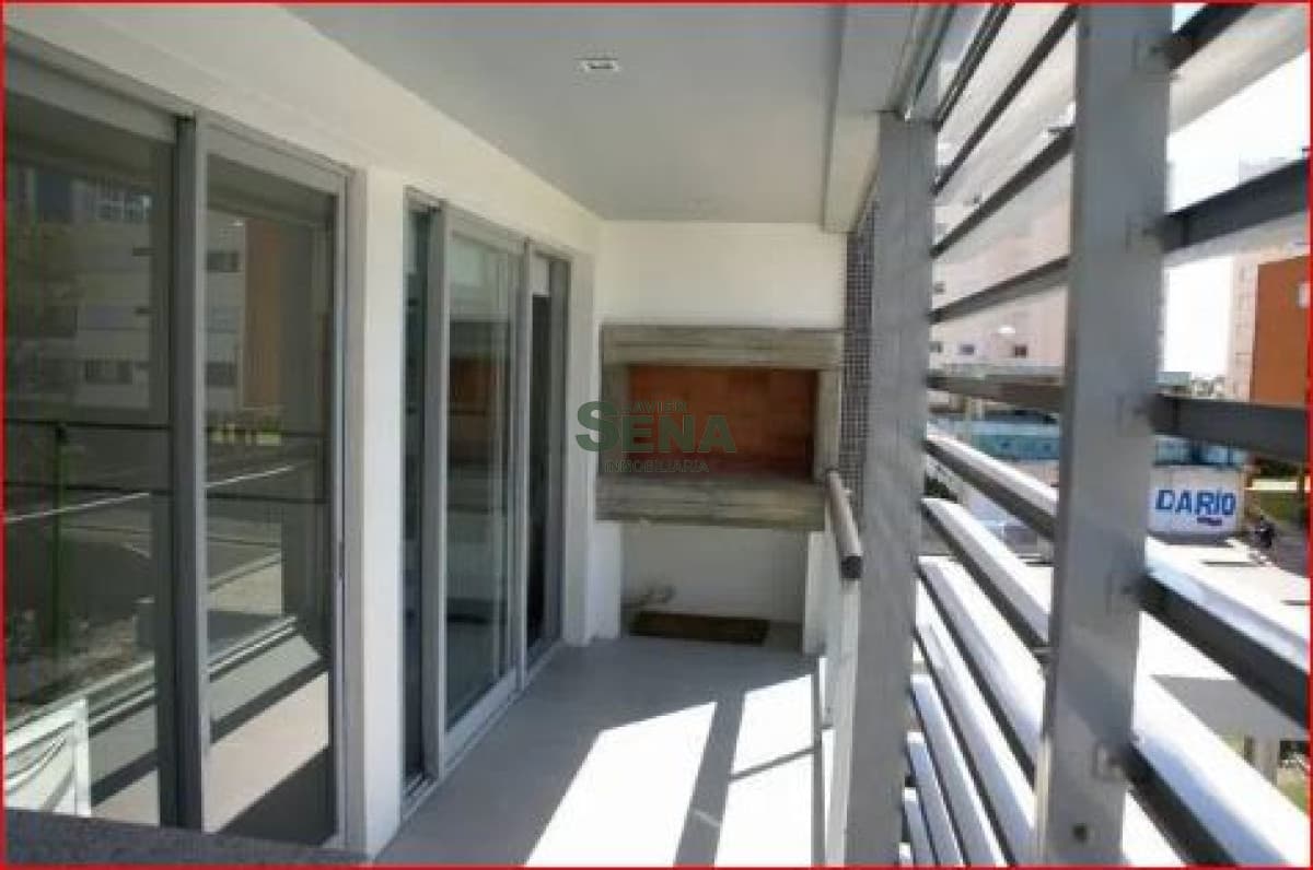 Venta de apart en la Mansa, 2 dormitorios, 2 baños, piscina, mas servicios.