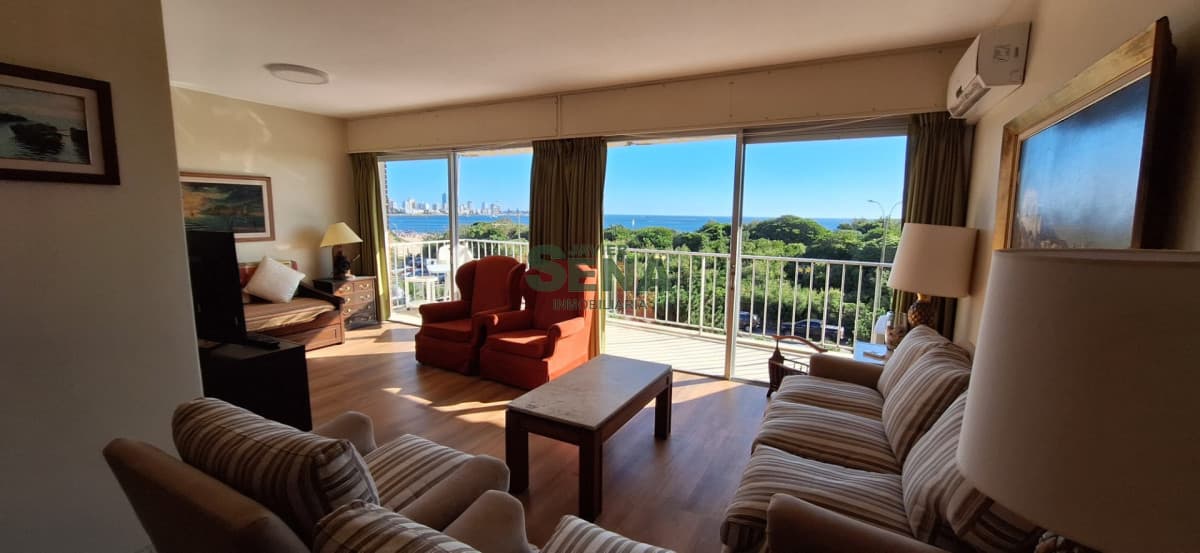 Alquiler de apartamento en la Mansa, 2 dormitorios, baño, cerca del mar.