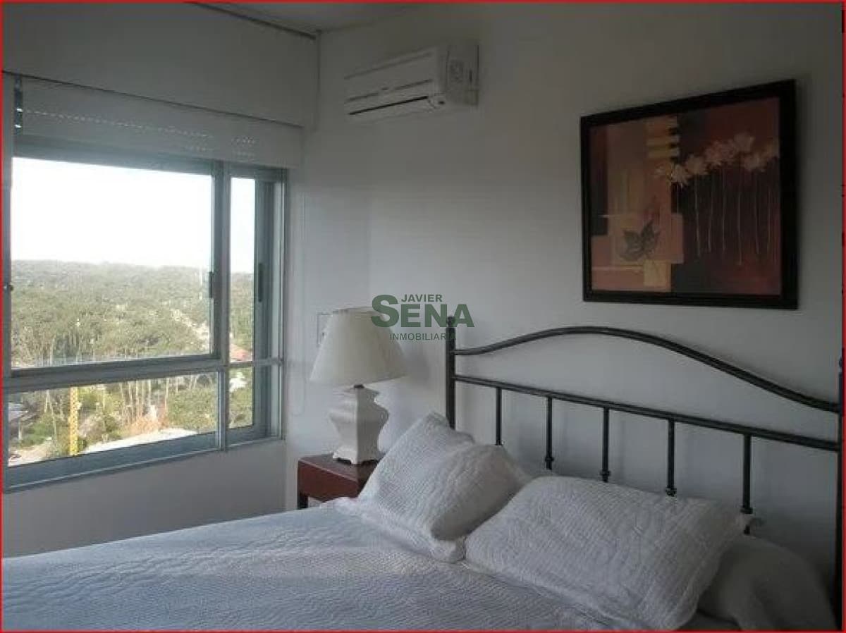 Alquiler de apart en Roosevelt, 3 dormi, 3 baños, buena vista y los servicios.