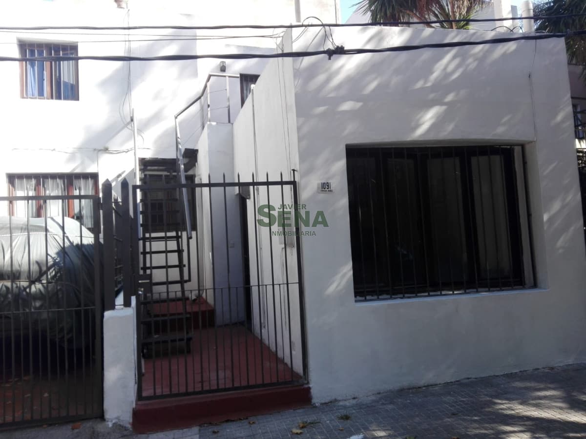Venta de casa en Pocitos, P.H. 1 dormitorio, baño, lindo lugar.
