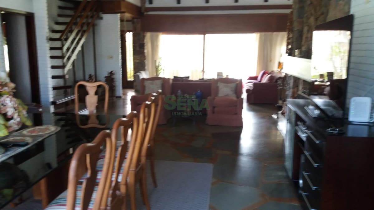 Venta de casa en la Mansa, 4 dormitorios, 6 baños, piscina, cerca del mar.