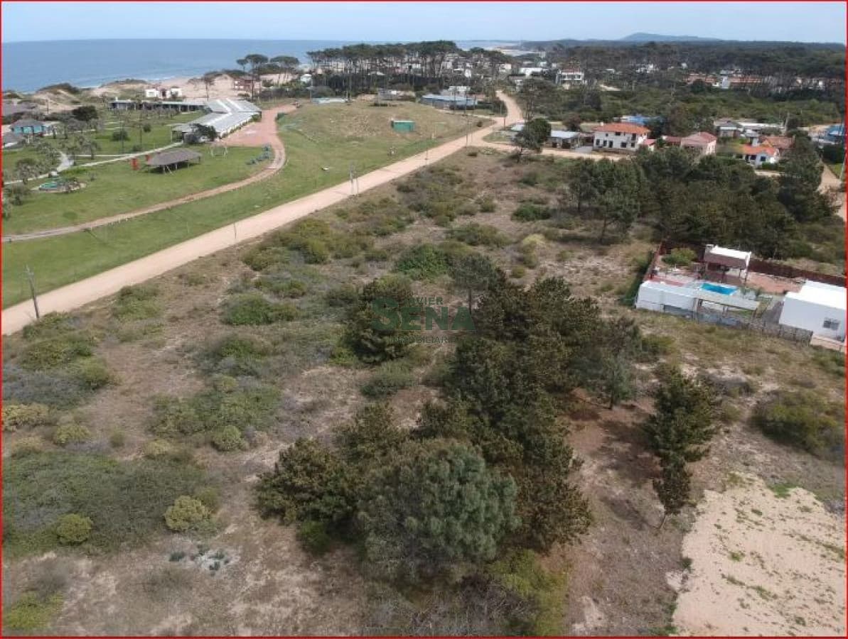 Venta de terreno,Tio Tom, 1017m2 de tierra, para construir a metros del mar.