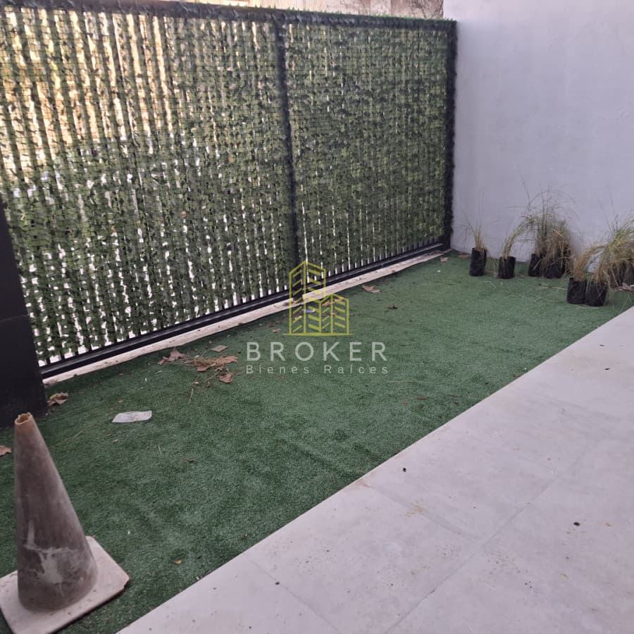 Venta Departamento 1 dormitorio Pocitos con Patio a estrenar, sin gtos. de conexion