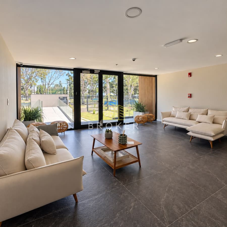 Venta de apartamento en Carrasco 3 dormitorios y 3 baños con gge