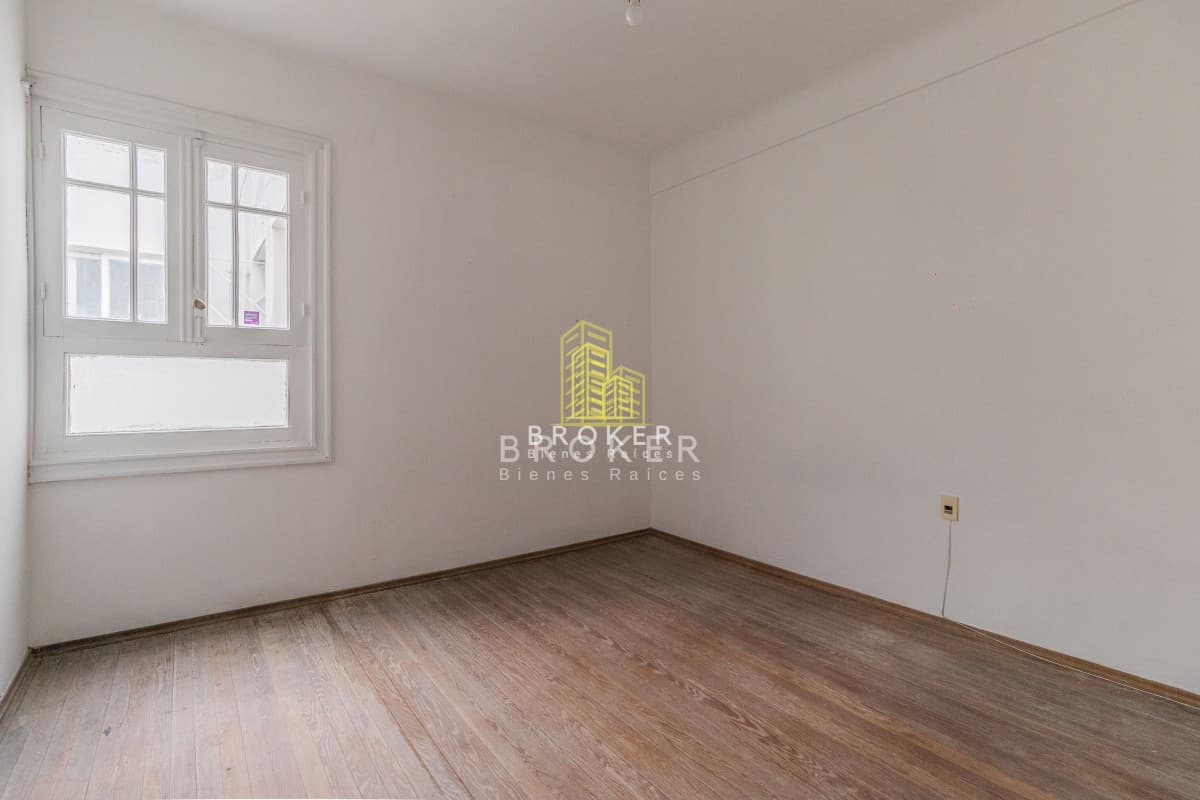 Apartamento 4 dormitorios en Centro Sur Montevideo