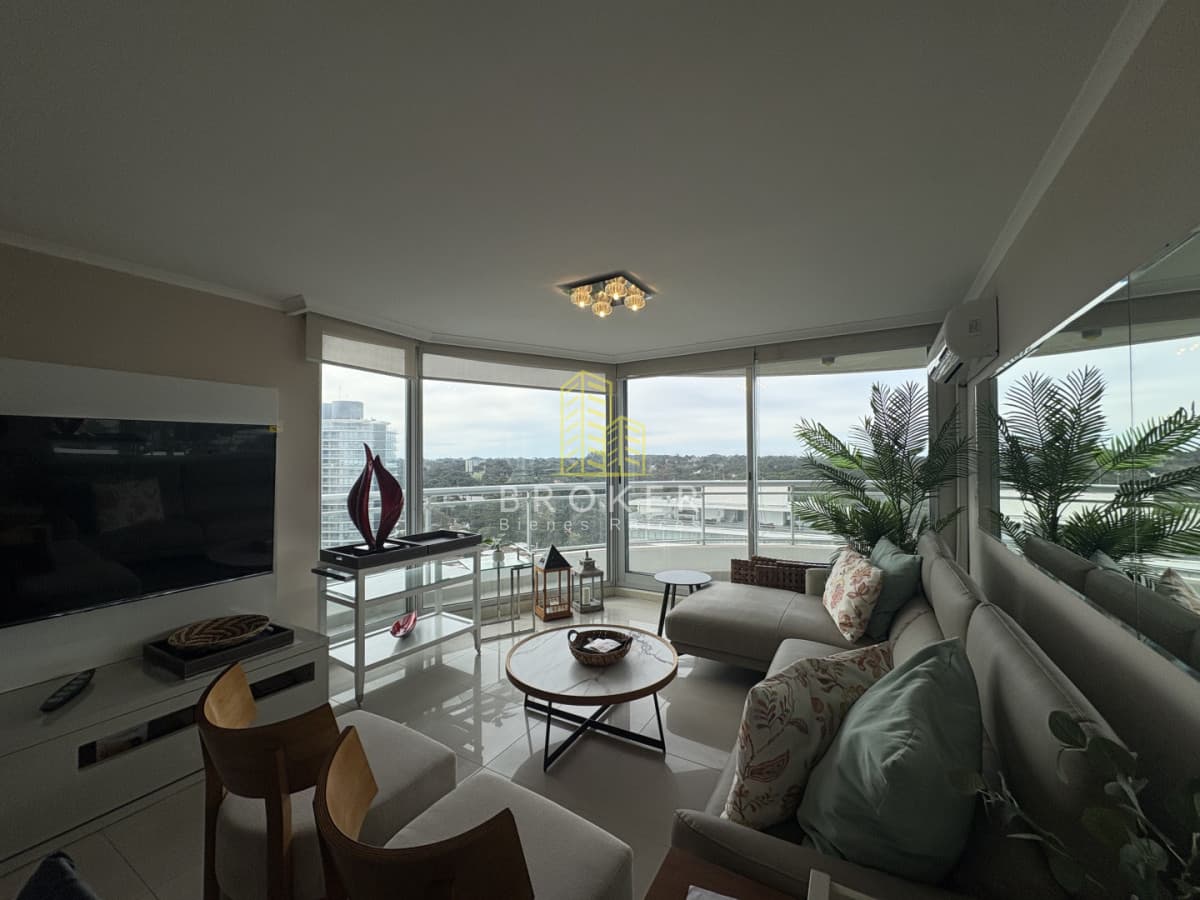 Alquiler de departamento de 3 suites en muy buena torre con servicios en playa brava