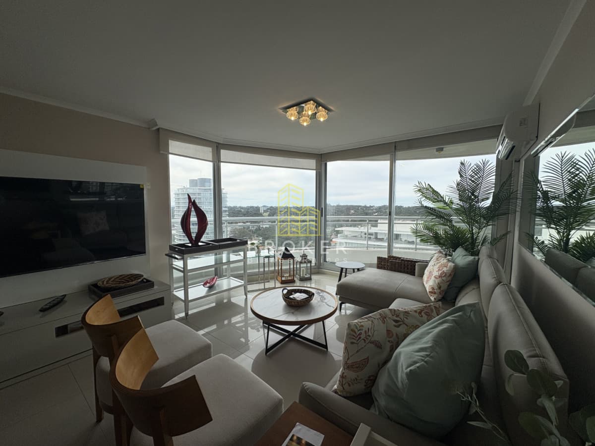 Alquiler de departamento de 3 suites en muy buena torre con servicios en playa brava