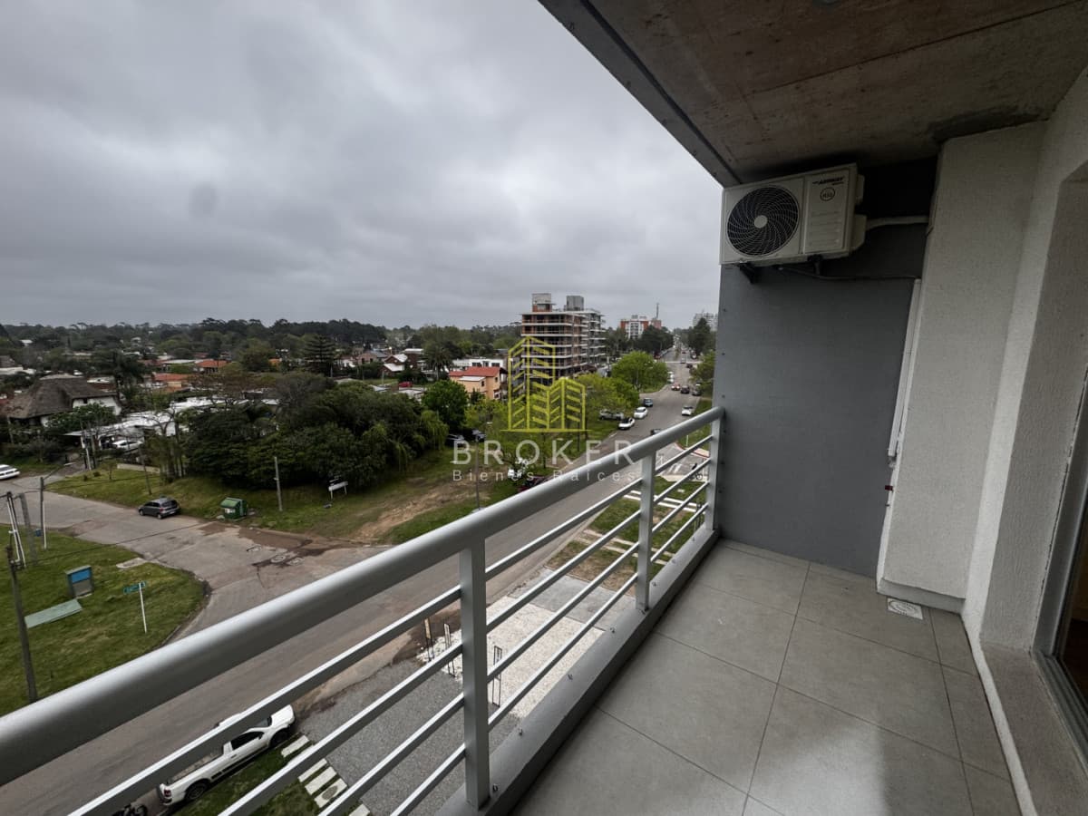 Venta apartamento 2 dormitorios a metros  Atlantico Shopping Maldonado