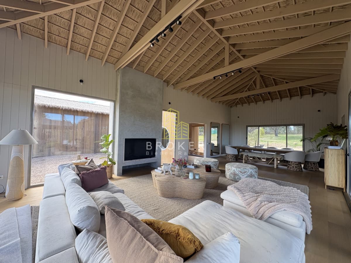 Alquiler de temporada de increible casa en barrio privado en la barra!