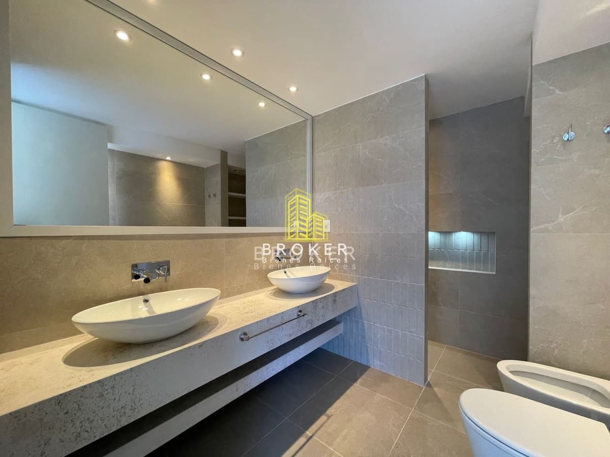 Venta De Casa En Pueblo Mio Manantiales, 4 dormitorios