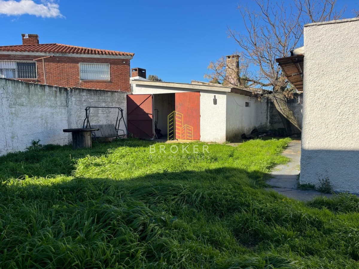 Venta Casa Barra de Carrasco para actualizar!
