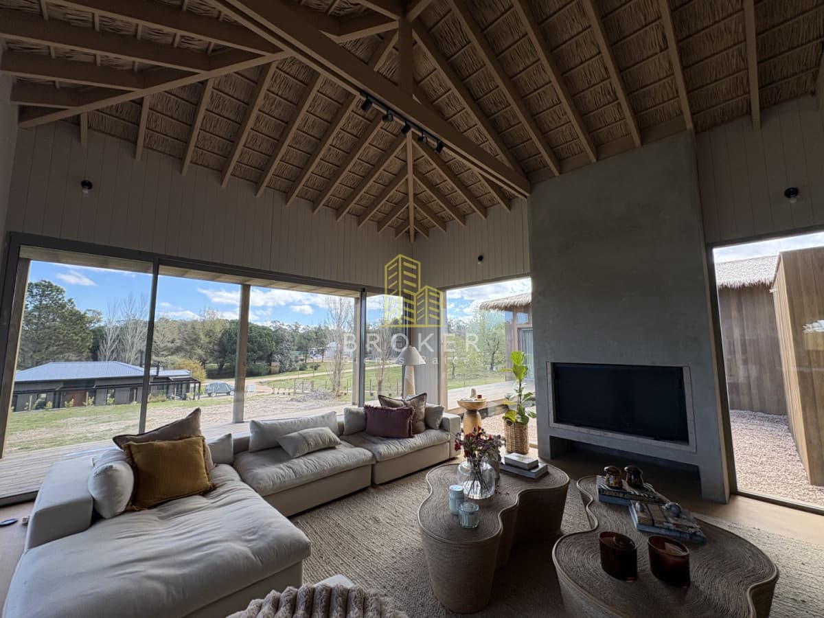 Alquiler de temporada de increible casa en barrio privado en la barra!