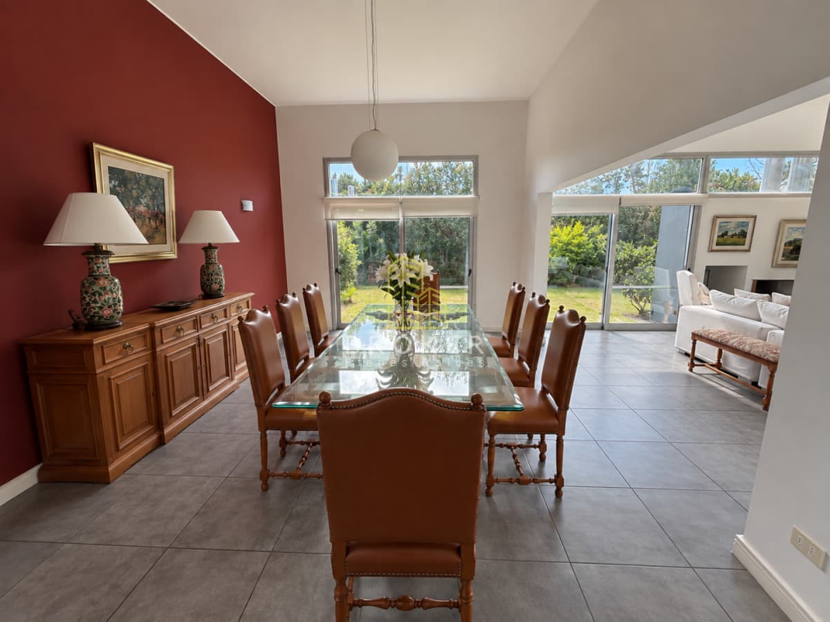 Venta Casa Barrio Privado La Arbolada Punta del Este 4 dormitorios 3 suites