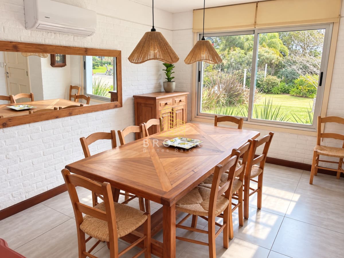 Venta Casa La Abrolada Barrio Privado Punta del Este 4 dormitorios piscina