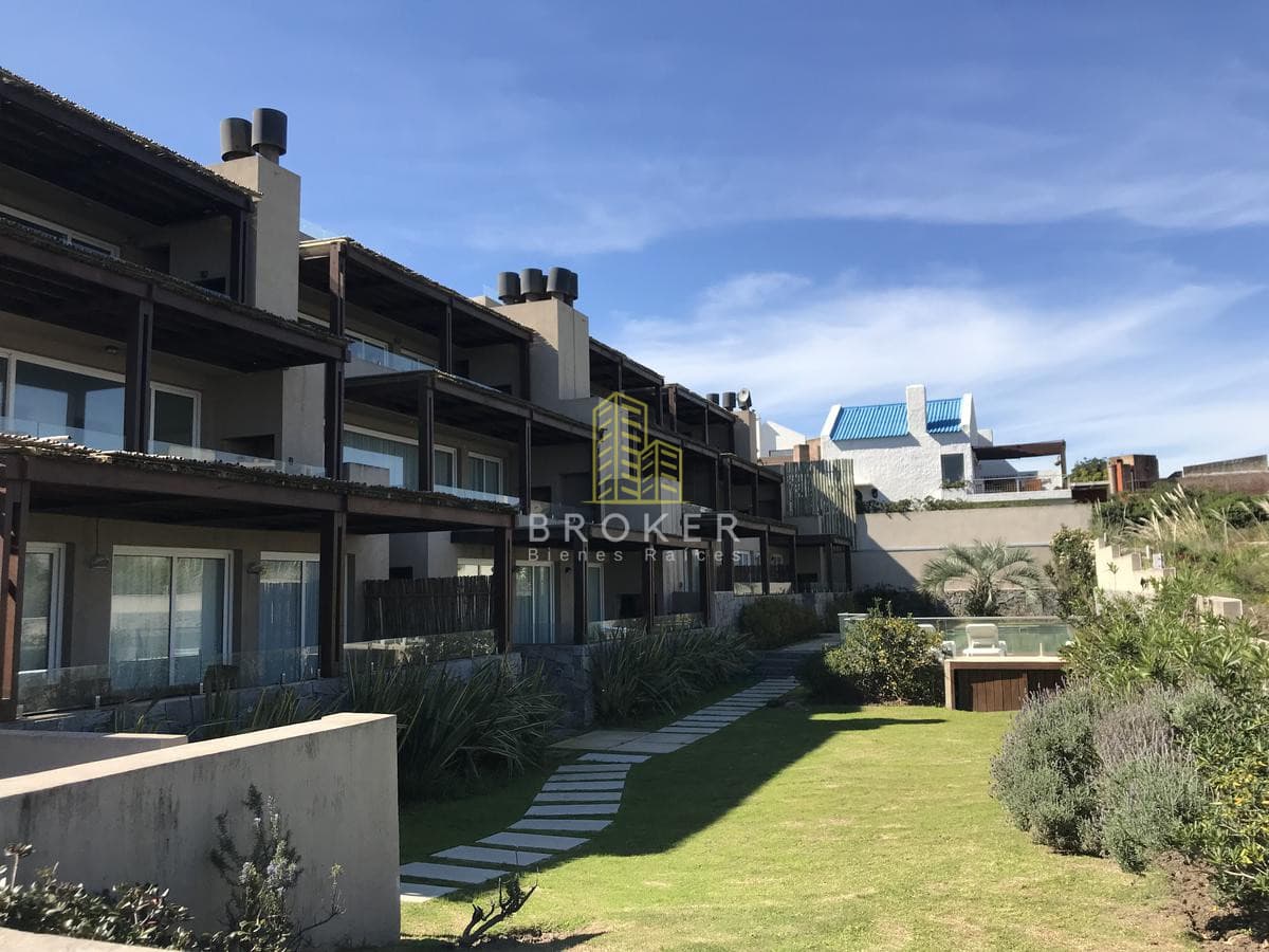 Alquiler Departamento 2 dormitorios Palcos Montoya, primera línea al mar