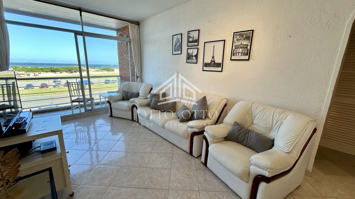 Apartamento en venta 2 dormitorios frente al mar en Punta del Este Playa Brava