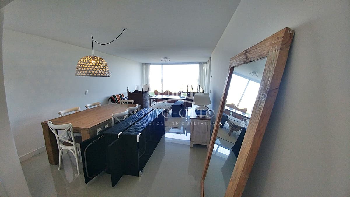 Apartamento en venta Playa Mansa 2 dormitorios