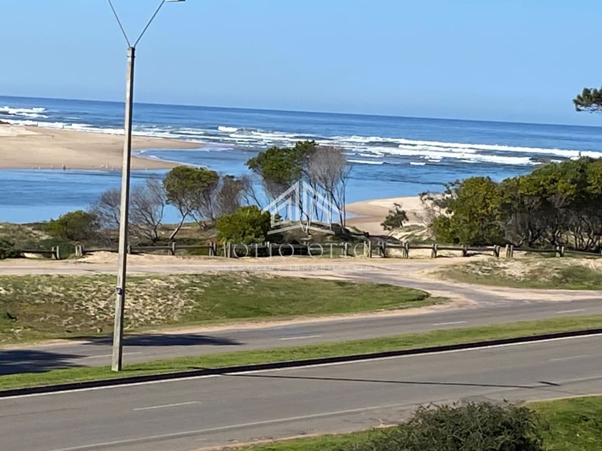 Apartamento de 2 habitaciones en la Brava, Punta del Este.