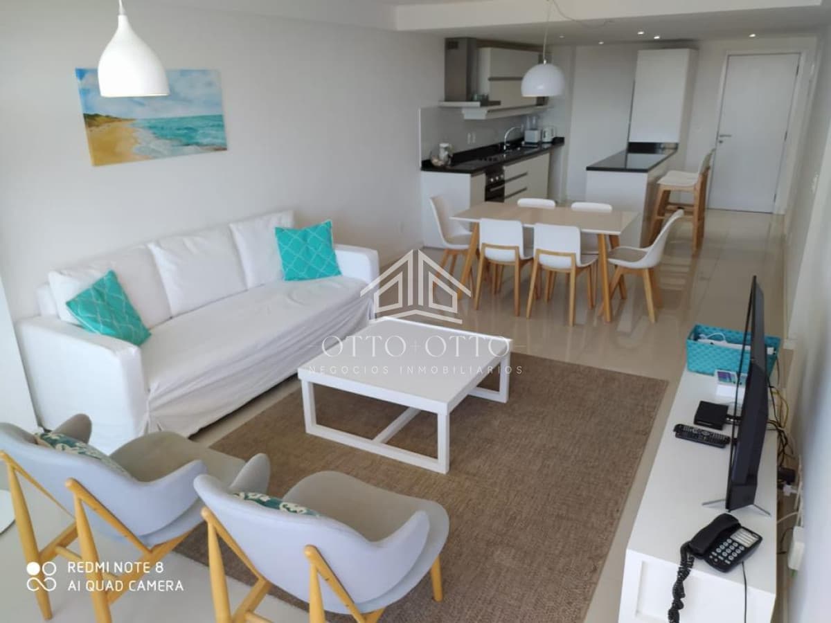 Venta apartamento tres dormitorios punta del este edificio torre esmeralda