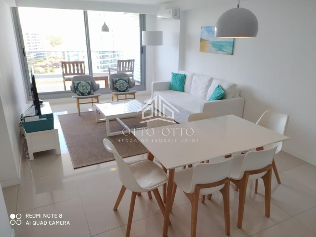 Venta apartamento tres dormitorios punta del este edificio torre esmeralda