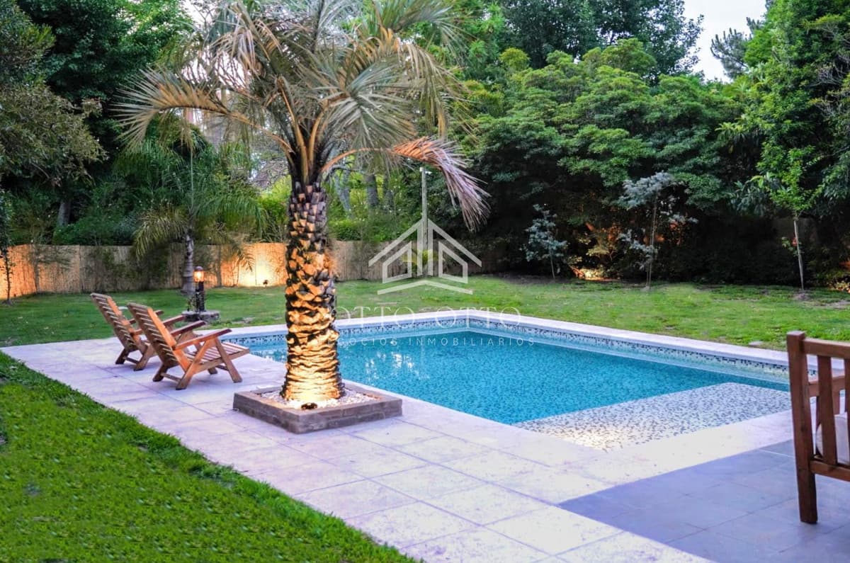 Venta casa siete dormitorios punta del este playa mansa piscina