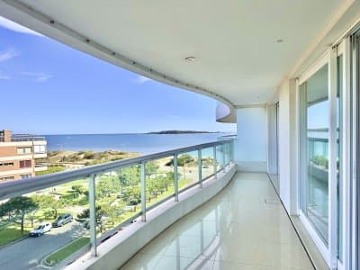 Apartamento de tres dormitorios en Venta en Pozo, Mansa Punta del Este